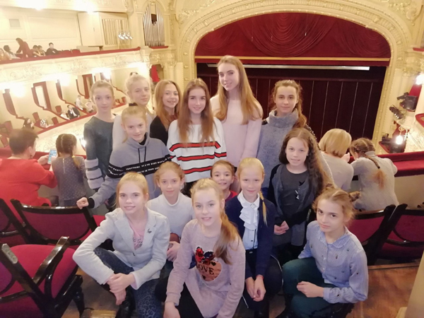 Перегляд вистави «Білосніжка та сім гномів»  у Національному театрі опери та балету